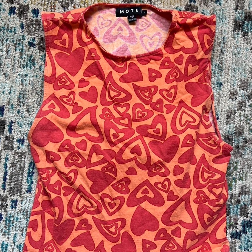 Motel rocks heart crop top
